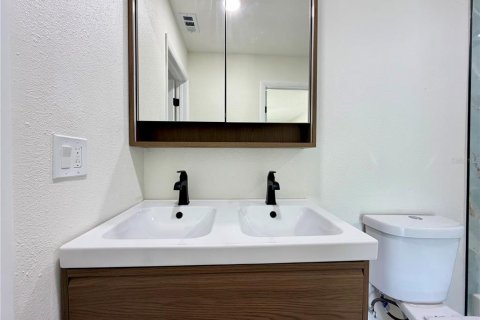 Condo in Orlando, Florida, 2 bedrooms  № 2095090 - photo 27