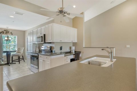 Condo in Bradenton, Florida, 2 bedrooms  № 1585694 - photo 18