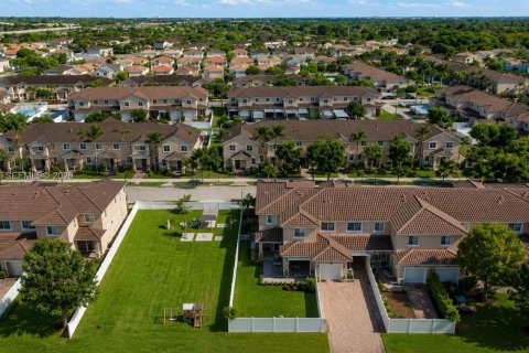 Touwnhouse à vendre à Homestead, Floride: 4 chambres, 171.87 m2 № 2085316 - photo 30