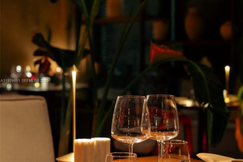 Propiedad comercial en venta en Miami, Florida № 1988882 - foto 15