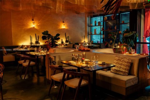 Propiedad comercial en venta en Miami, Florida № 1988882 - foto 5