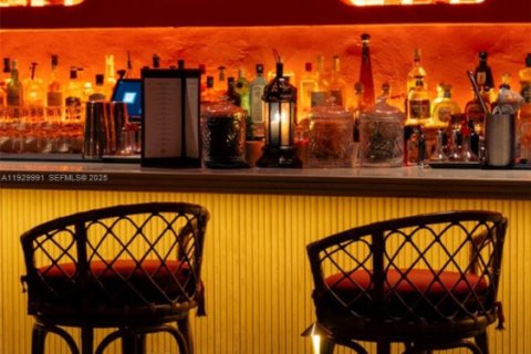 Propiedad comercial en venta en Miami, Florida № 1988882 - foto 12