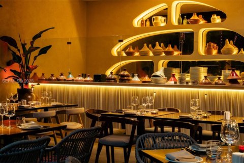 Propiedad comercial en venta en Miami, Florida № 1988882 - foto 9