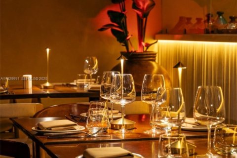 Propiedad comercial en venta en Miami, Florida № 1988882 - foto 19