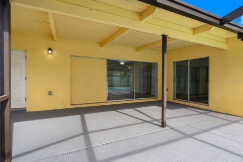 House in Saint Petersburg, Florida 4 bedrooms, 174.56 sq.m. № 1848094 - photo 6