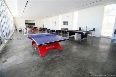 Condo in North Miami, Florida, 2 bedrooms  № 1864709 - photo 27