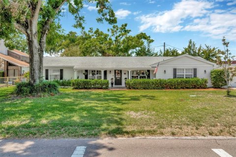 Villa ou maison à vendre à Tampa, Floride: 3 chambres, 197.14 m2 № 1917940 - photo 1