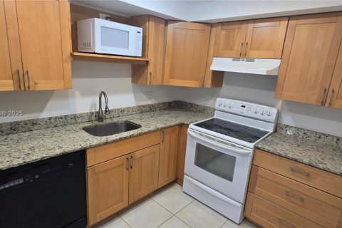 Снять в аренду кондоминиум в Санни-Айлс-Бич, Флорида 2 спальни, 101.64м2, № 1954718 - фото 5