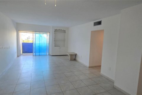 Снять в аренду кондоминиум в Санни-Айлс-Бич, Флорида 2 спальни, 101.64м2, № 1954718 - фото 2