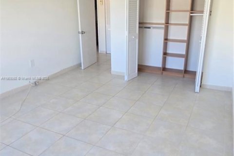 Снять в аренду кондоминиум в Санни-Айлс-Бич, Флорида 2 спальни, 101.64м2, № 1954718 - фото 23