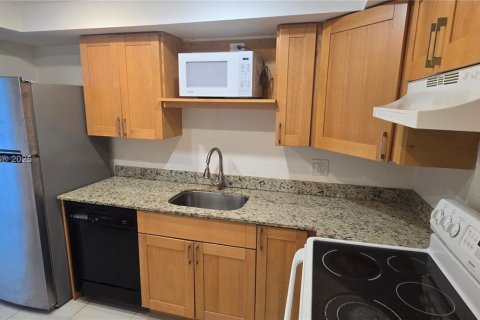 Снять в аренду кондоминиум в Санни-Айлс-Бич, Флорида 2 спальни, 101.64м2, № 1954718 - фото 4