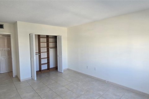 Снять в аренду кондоминиум в Санни-Айлс-Бич, Флорида 2 спальни, 101.64м2, № 1954718 - фото 21