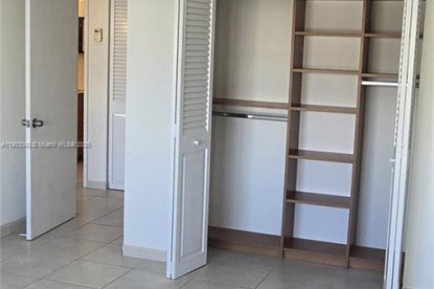 Снять в аренду кондоминиум в Санни-Айлс-Бич, Флорида 2 спальни, 101.64м2, № 1954718 - фото 22