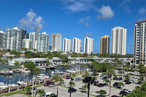 Снять в аренду кондоминиум в Санни-Айлс-Бич, Флорида 2 спальни, 101.64м2, № 1954718 - фото 26