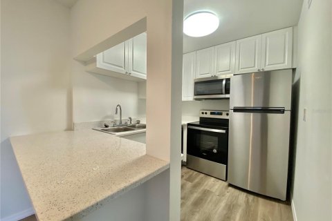 Condominio en venta en Gainesville, Florida, 1 dormitorio, 65.22 m2 № 2214203 - foto 6