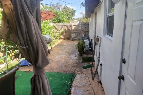 Casa en venta en West Park, Florida, 6 dormitorios, 151.15 m2 № 2054743 - foto 11