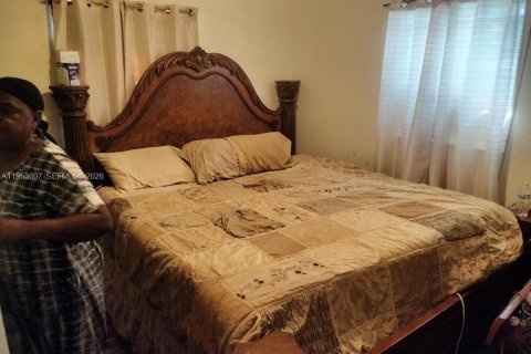 Casa en venta en West Park, Florida, 6 dormitorios, 151.15 m2 № 2054743 - foto 4