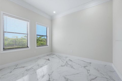 Casa en venta en Port Charlotte, Florida, 4 dormitorios, 293.2 m2 № 2198616 - foto 4