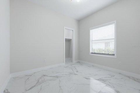 Casa en venta en Port Charlotte, Florida, 4 dormitorios, 293.2 m2 № 2198616 - foto 17
