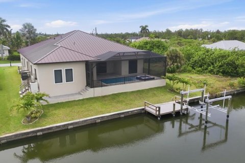 Casa en venta en Port Charlotte, Florida, 4 dormitorios, 293.2 m2 № 2198616 - foto 30