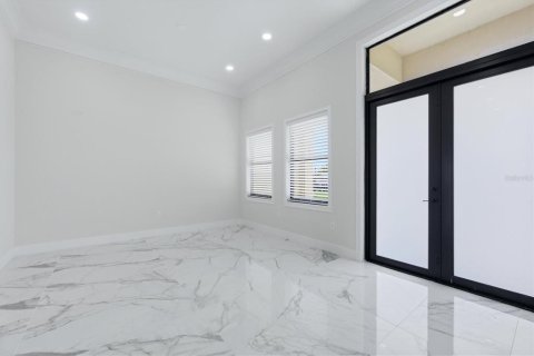 Casa en venta en Port Charlotte, Florida, 4 dormitorios, 293.2 m2 № 2198616 - foto 5