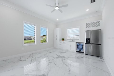 Casa en venta en Port Charlotte, Florida, 4 dormitorios, 293.2 m2 № 2198616 - foto 22