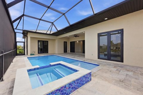 Casa en venta en Port Charlotte, Florida, 4 dormitorios, 293.2 m2 № 2198616 - foto 28
