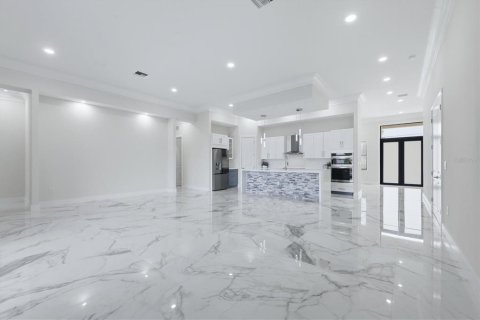Casa en venta en Port Charlotte, Florida, 4 dormitorios, 293.2 m2 № 2198616 - foto 7