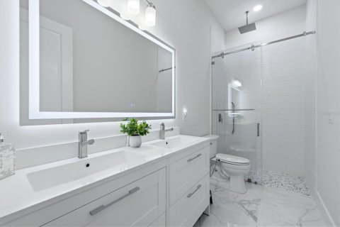 Casa en venta en Port Charlotte, Florida, 4 dormitorios, 293.2 m2 № 2198616 - foto 16