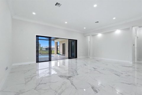 Casa en venta en Port Charlotte, Florida, 4 dormitorios, 293.2 m2 № 2198616 - foto 8
