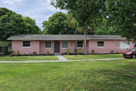 Villa ou maison à Miami, Floride 3 chambres, 157.93 m2 № 1995173