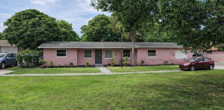Villa ou maison à Miami, Floride 3 chambres, 157.93 m2 № 1995173
