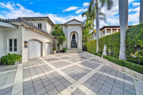 House in Miami Beach, Florida 6 bedrooms, 577.02 sq.m. № 1859037 - photo 4