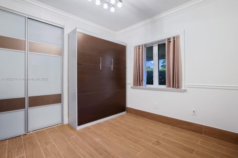 House in Miami Beach, Florida 6 bedrooms, 577.02 sq.m. № 1859037 - photo 29