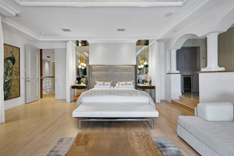 House in Miami Beach, Florida 6 bedrooms, 577.02 sq.m. № 1859037 - photo 21