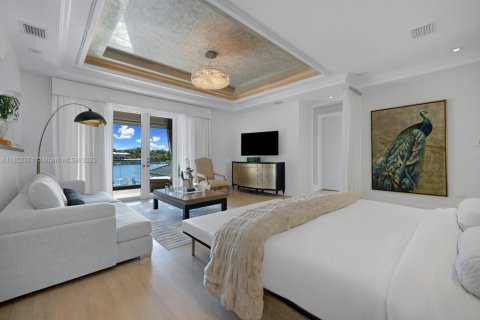 House in Miami Beach, Florida 6 bedrooms, 577.02 sq.m. № 1859037 - photo 26