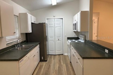 House in Auburndale, Florida 3 bedrooms, 108.97 sq.m. № 1912462 - photo 5