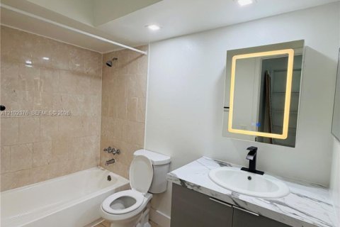Apartment in Pompano Beach, Florida 2 bedrooms № 2407258 - photo 4