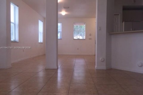 Townhouse in Homestead, Florida 4 bedrooms, 154.31 sq.m. № 2053086 - photo 3