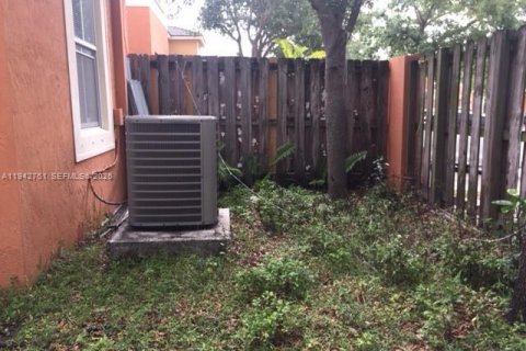 Townhouse in Homestead, Florida 4 bedrooms, 154.31 sq.m. № 2053086 - photo 12