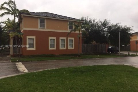 Townhouse in Homestead, Florida 4 bedrooms, 154.31 sq.m. № 2053086 - photo 7