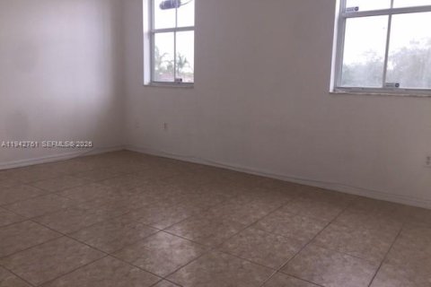 Townhouse in Homestead, Florida 4 bedrooms, 154.31 sq.m. № 2053086 - photo 8