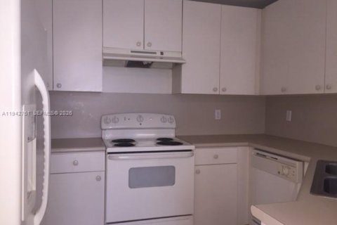 Townhouse in Homestead, Florida 4 bedrooms, 154.31 sq.m. № 2053086 - photo 5