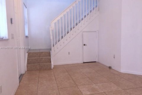 Townhouse in Homestead, Florida 4 bedrooms, 154.31 sq.m. № 2053086 - photo 15