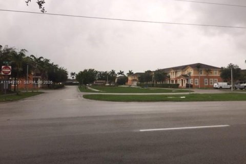 Townhouse in Homestead, Florida 4 bedrooms, 154.31 sq.m. № 2053086 - photo 2