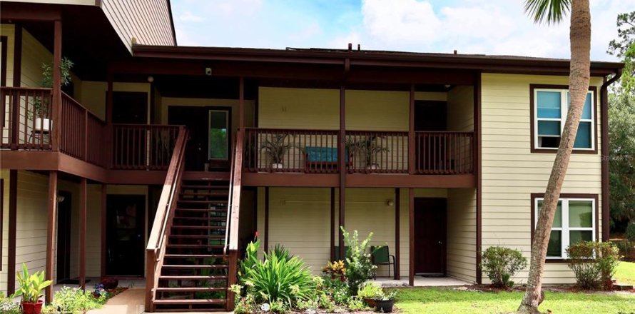 Кондоминиум с 3 комнатами в Уайлдвуд, Флорида № 1907957