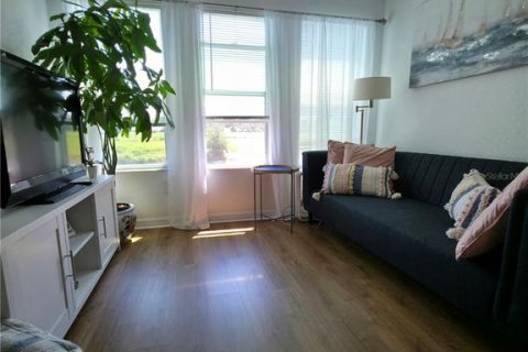 Купить кондоминиум в Уайлдвуд, Флорида 3 комнаты, 103.12м2, № 1907957 - фото 20