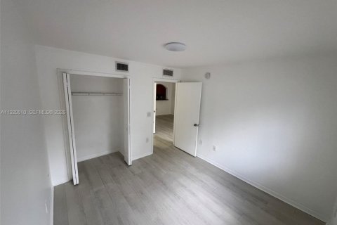 Condo in Homestead, Florida, 2 bedrooms  № 1993483 - photo 9