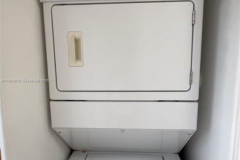 Condo in Homestead, Florida, 2 bedrooms  № 1993483 - photo 15