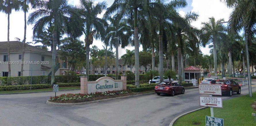 Condo in Homestead, Florida, 2 bedrooms  № 1993483